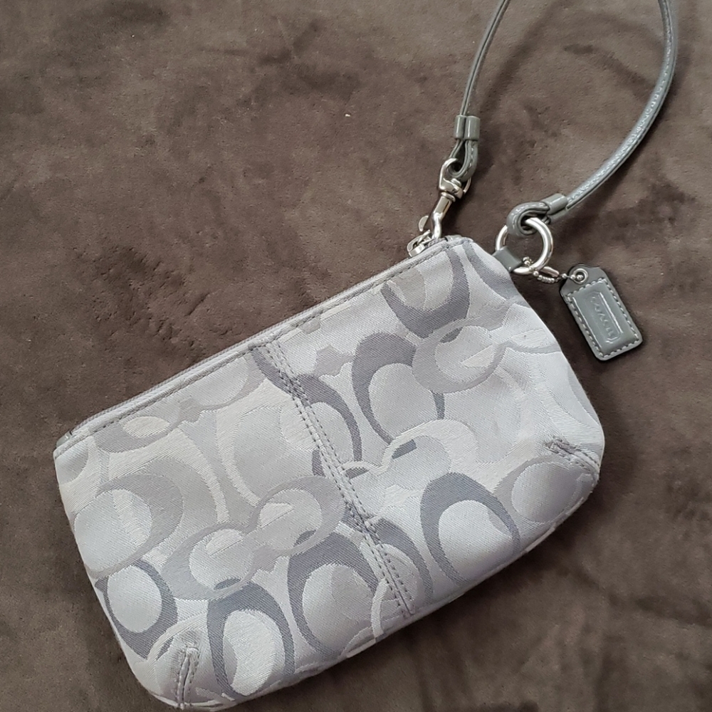 Classic Coach Wristlet - Picture 2 of 8